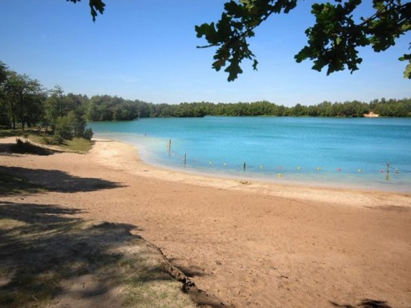 Het strand van ''Het Blauwe Meer'' is hier maar 10 minuten vandaan - heerlijk om te gaan zwemmen!