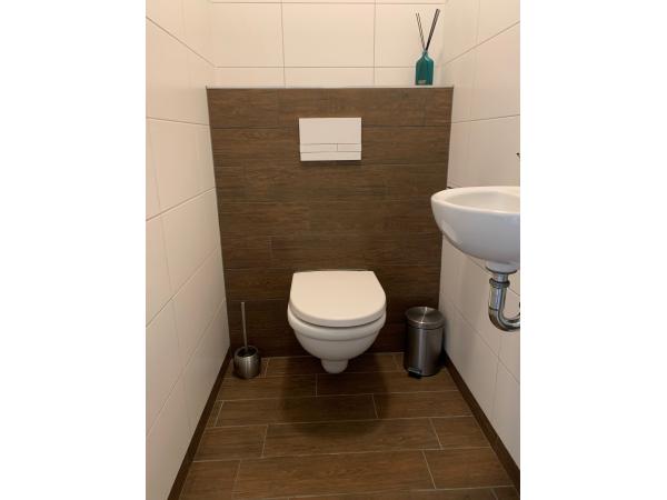 toilet in hal