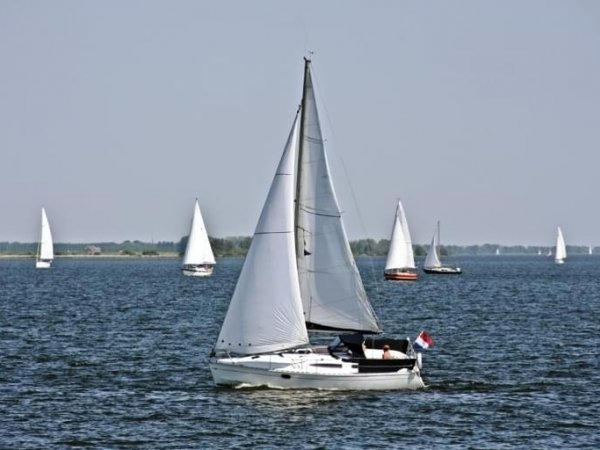 Zeilen op het Tjeukemeer