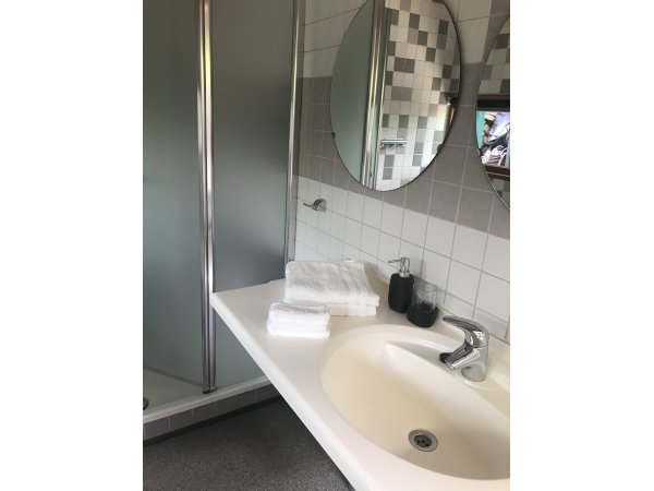 badkamer incl douche en toilet